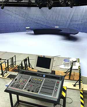 Das Studio w&auml;hrend des Aufbaues der Dekoration. (Bild: ORF - Johannes Puch)