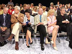 Ehreng&auml;ste bei der Er&ouml;ffnung der TDDL 2004 (Bild: ORF - Johannes Puch)