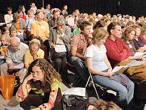 Der vollbesetzte Saal im ORF-Theater (Bild: ORF - Johannes Puch)