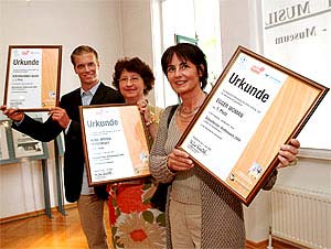 Die Gewinner der drei Kategorien des Schaufensterwettbewerbs 04 vereint. (Foto: ECC Publico K&auml;rnten)