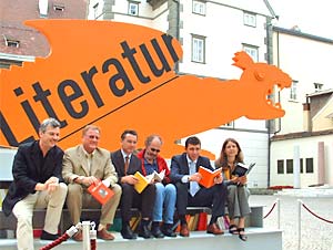 Der B&uuml;cherwurm im Landhaushof (Bild: Johannes Puch)