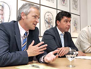 Klaus Leitner von Telekom Austria, Mario Canori (Bild: Johannes Puch)