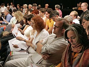 Publikum w&auml;hrend der Lesungen (TDDL 2005, Bild: Johannes Puch)