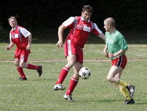 Fussballspiel Literatur-ORF (Bild: Johannes Puch)