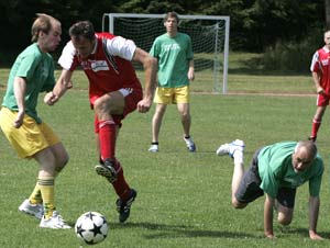 Fussballspiel Literatur-ORF (Bild: Johannes Puch)