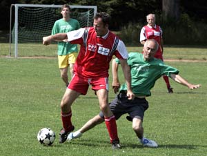Fussballspiel Literatur-ORF (Bild: Johannes Puch)