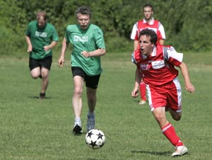 Fussballspiel Literatur-ORF (Bild: Johannes Puch)