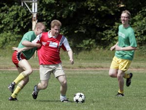 Fussballspiel Literatur-ORF (Bild: Johannes Puch)