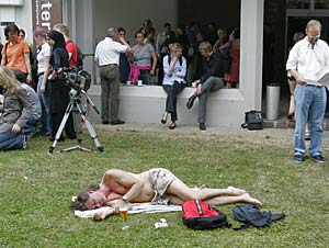 Schlafend im Park (Bild: Johannes Puch)
